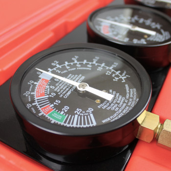 KFZ Werkzeug Set Detailansicht des Synchrontesters