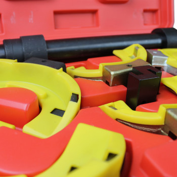 Detailansicht des McPherson Federspanner